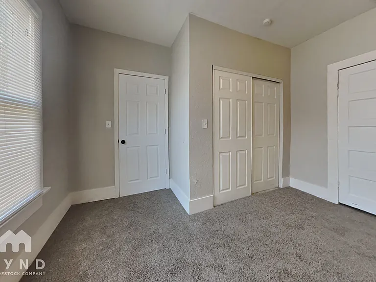 2963 Spencer St — Photo 8
