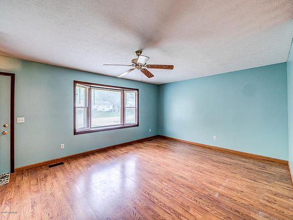 2nd image of 3826 Florinda Ave