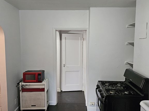 5th image of 105 Pennsylvania Ave #1R
