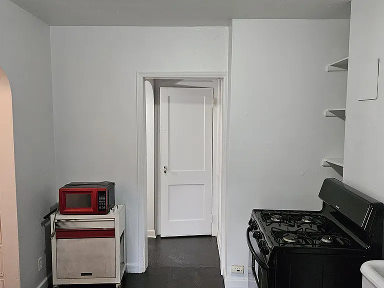 105 Pennsylvania Ave #1R — Photo 5