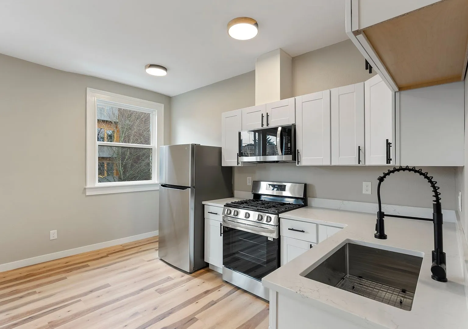 Sunnymot Apartments — Photo 1