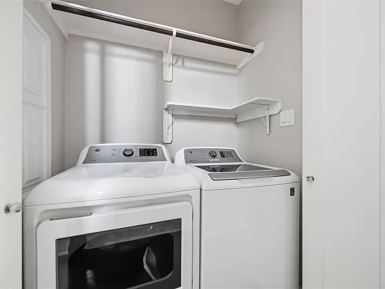 708 Schwartz St — Photo 17