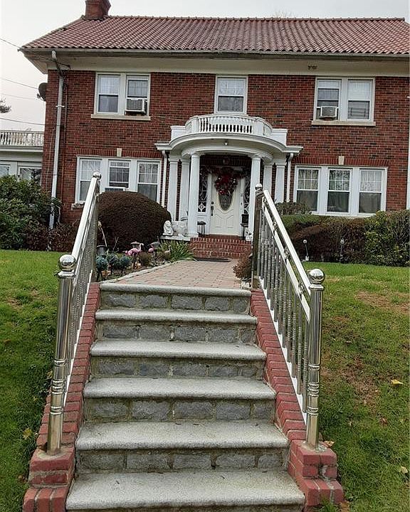 1st image of 18 Hudson Ave