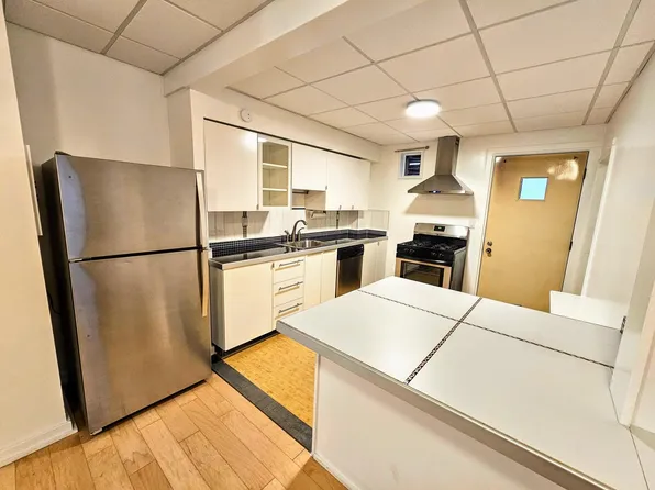 320 S Mathilda St APT 2, Pittsburgh, PA 15224