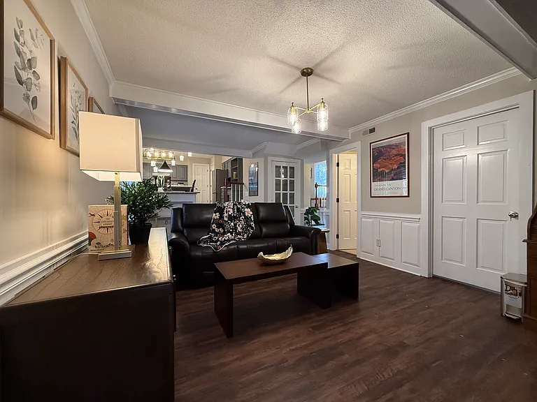 505 Westbrook Dr — Photo 12