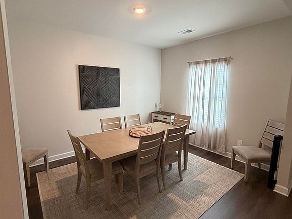 3rd image of 219 Lavinia Cir