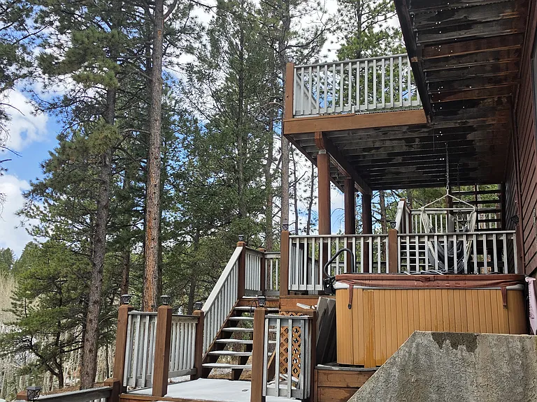 697 Northwestern Pl — Photo 33