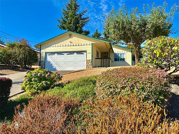 2nd image of 3124 58th Ave NE