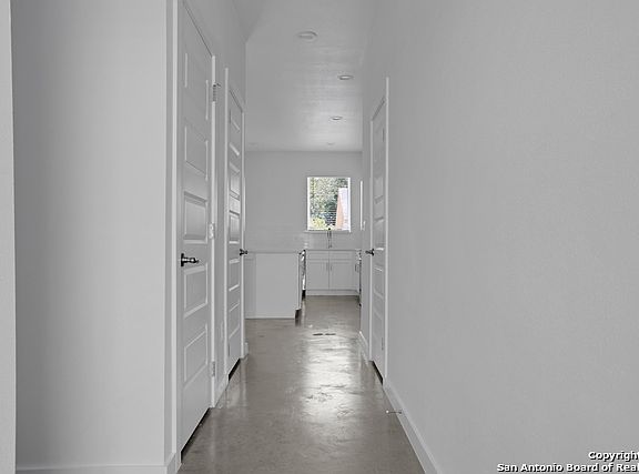 2nd image of 923 Piedmont Ave