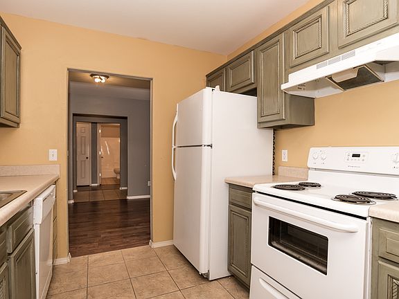 5th image of 6109 Meadow Well Ave