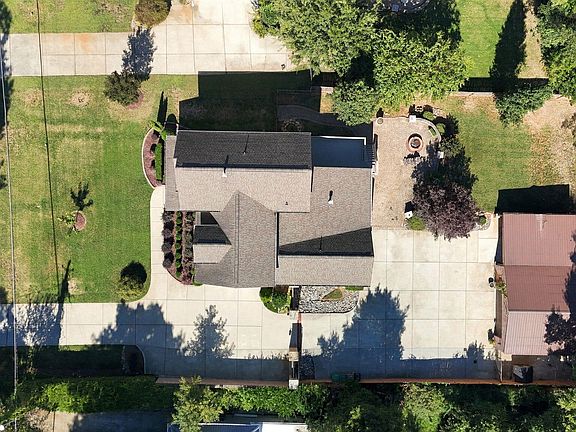 3rd image of 1211 Kingston Ridge Rd