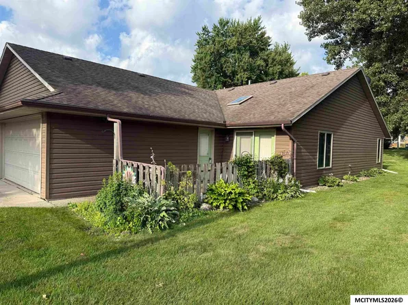 380 S Yorktown Pike Unit 22, Mason City, IA 50401