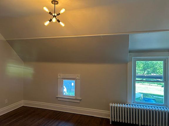 4th image of 216 S Marion St Floor 2