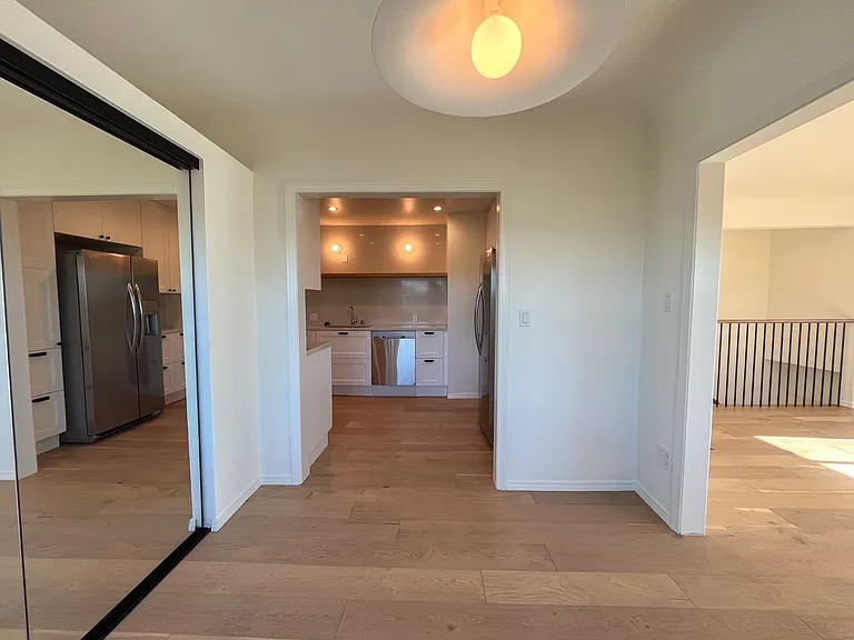 2202 S Bronson Ave — Photo 10