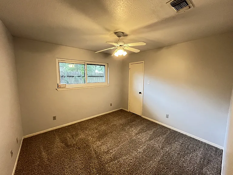 2919 Holly Green Dr — Photo 12