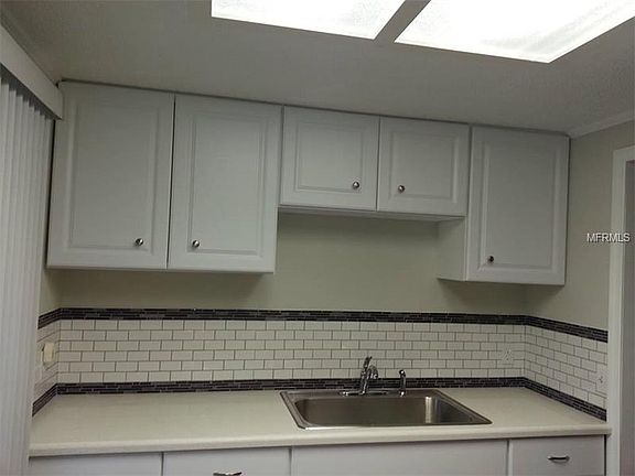 3rd image of 221 Acorn Dr