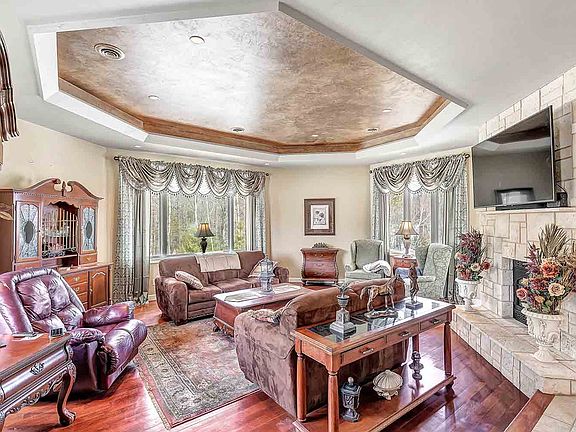 Floor-Ceiling Fireplace