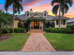 466 4th Ave N, Naples, FL 34102