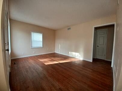 2nd image of 412 W South St