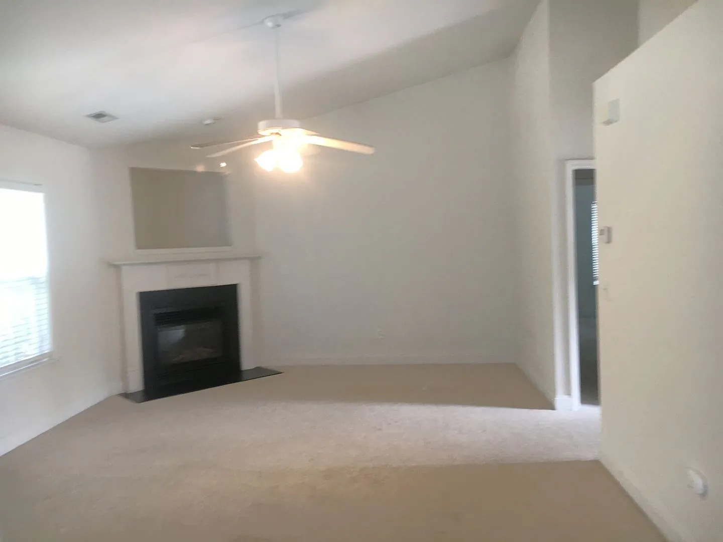 Tropical style cottage home, 4 Br, 2 car garage! Winnabow/ Leland Area. Brunswick County — Photo 3