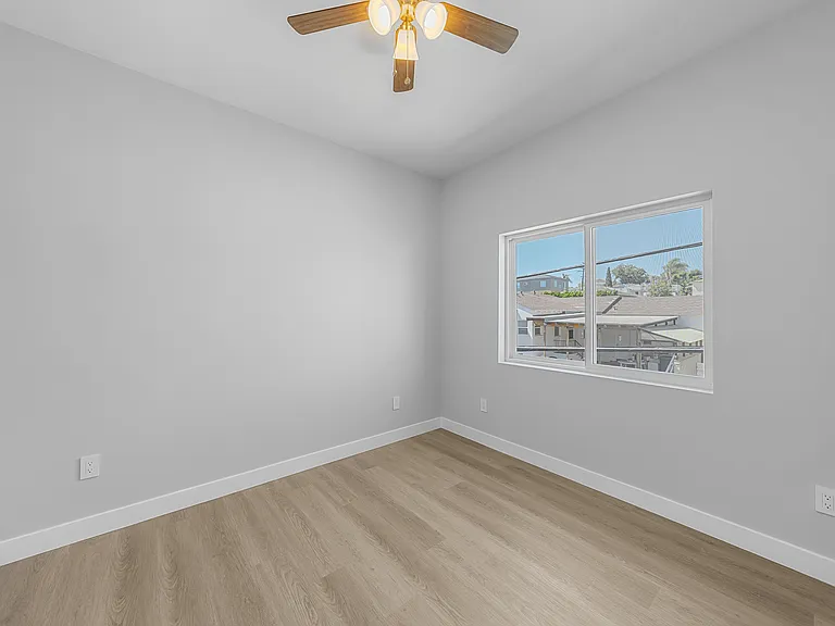 6048 Estelle St — Photo 10