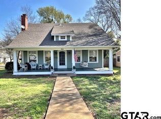 802 S Sylvan Ave, Palestine, TX 75801