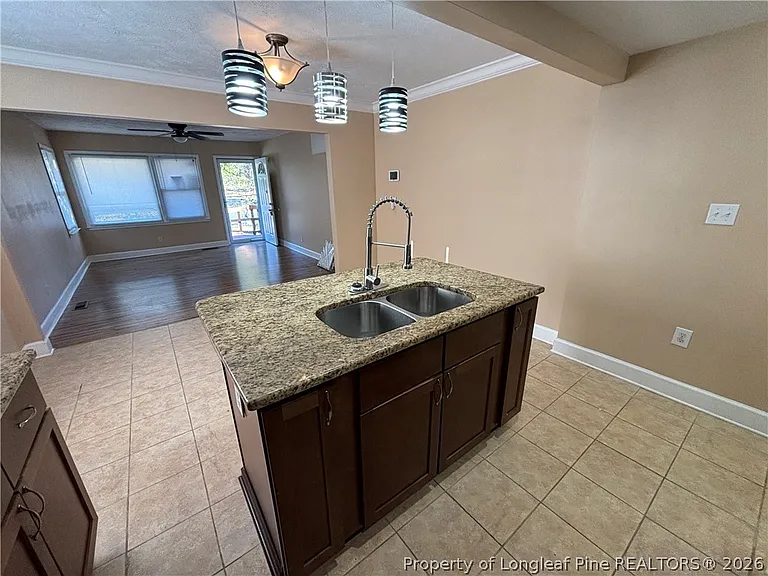 931 Fleetwood Dr — Photo 12