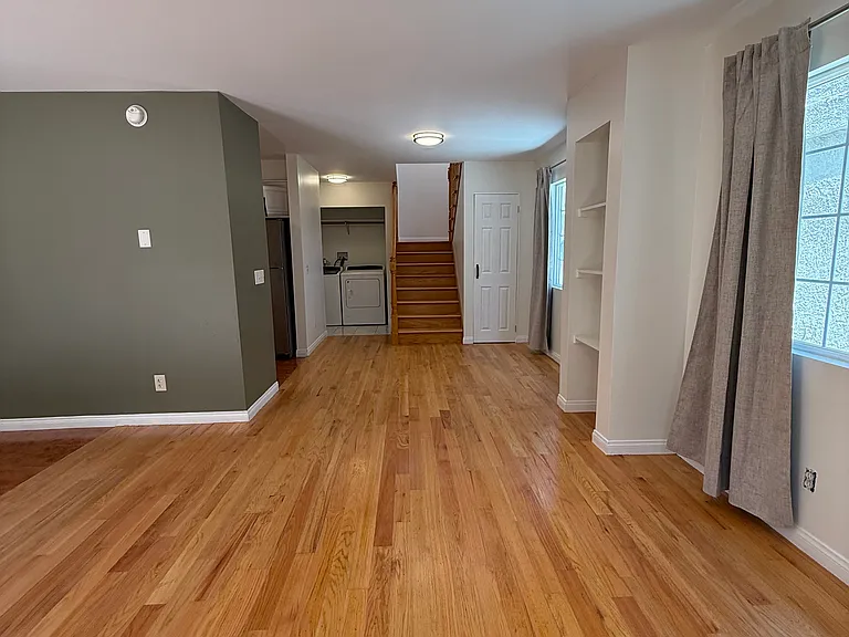 2446 S Centinela Ave — Photo 8