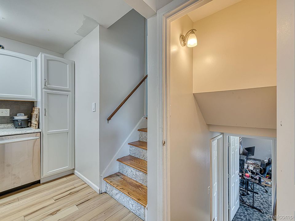22490 Huntington Ct, photo 7