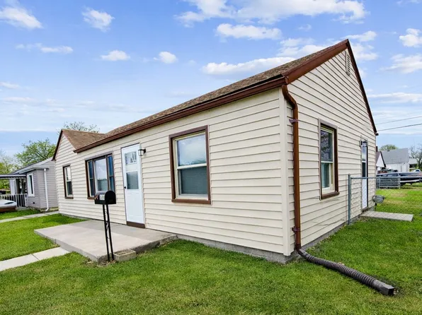 26391 Academy St, Roseville, MI 48066