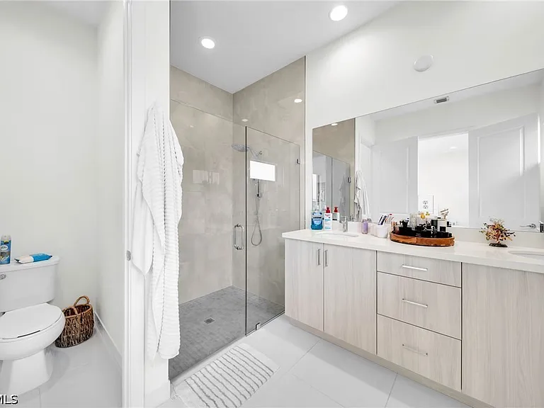 5043 Ofanto Ln — Photo 23