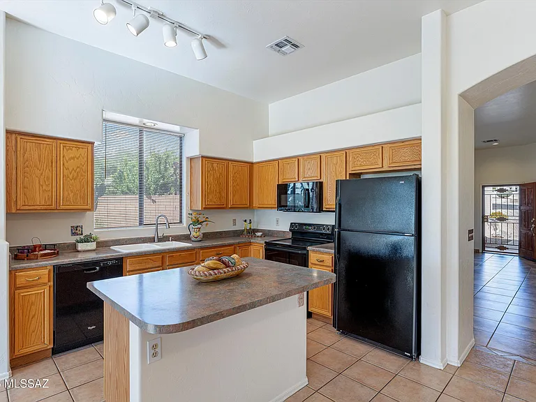 3177 W Flowering Cactus Ct — Photo 6