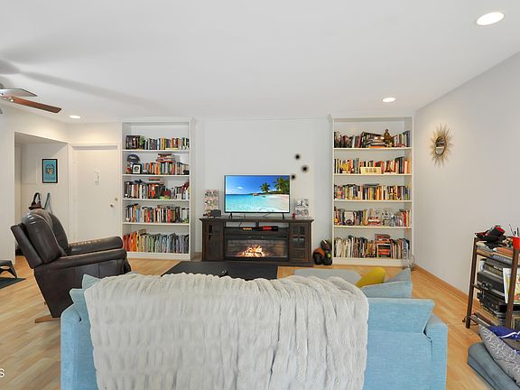 5th image of 1115 Cordova St APT 112