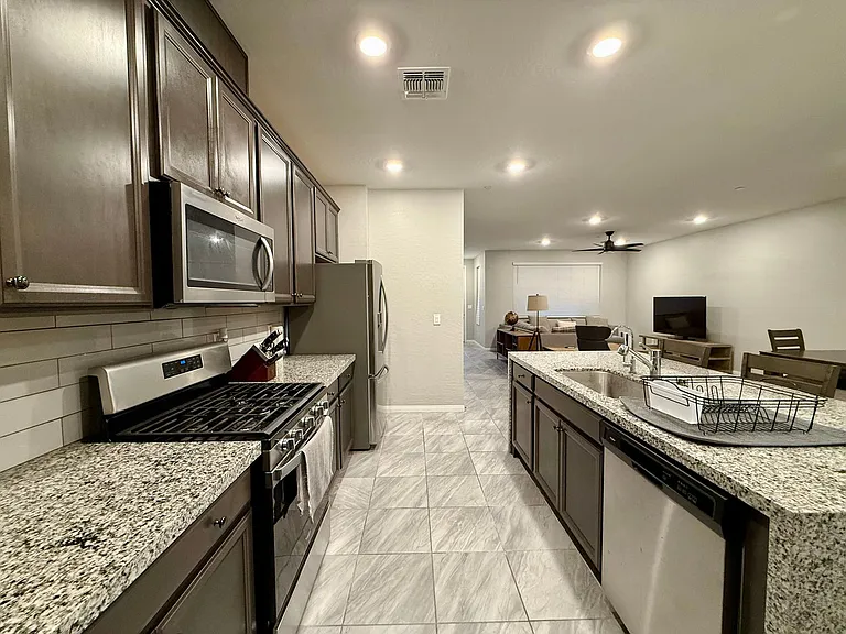 491 Fairview Hills St — Photo 4