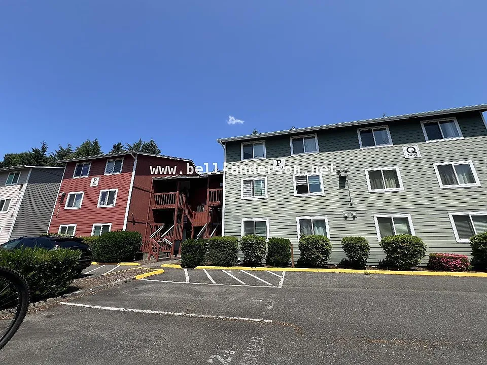 3438 I St NE #P303
