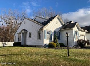 43 Empire Cir, Rensselaer, NY 12144