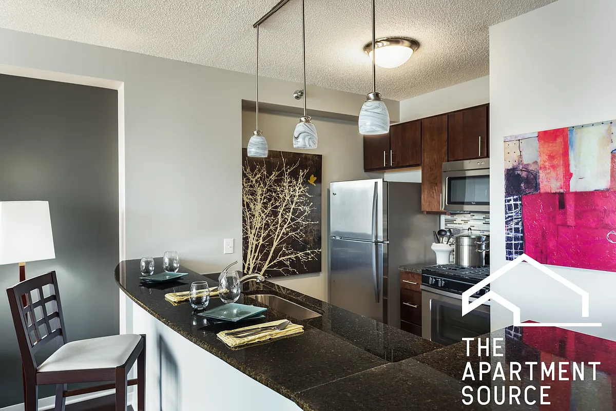 Building Photo - 345 E Ohio St #1BR1BA