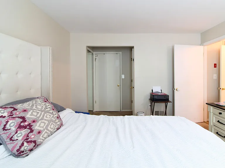 74 Cheverny Ct — Photo 14