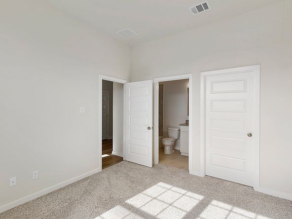 2nd image of 1453 Lake Ridge Dr