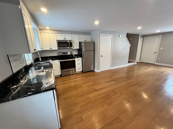 Updated kitchen with granite kitchen counters