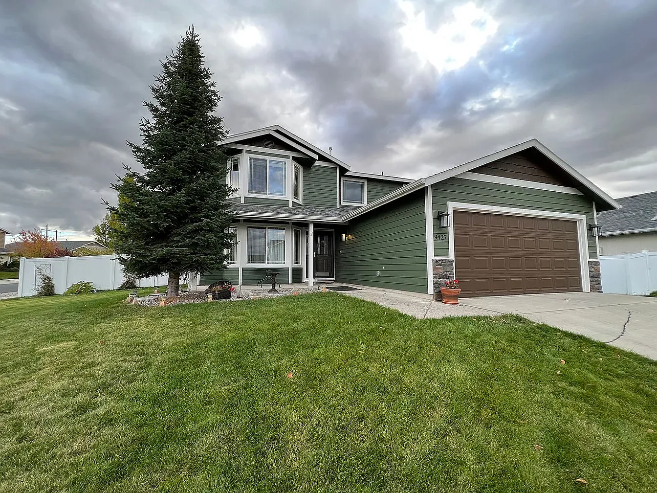 4 bed, 2.5 bath, 2205 sqft, $2,695 — Photo 1