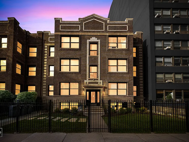 652 W Gordon Ter #1E — Photo 1
