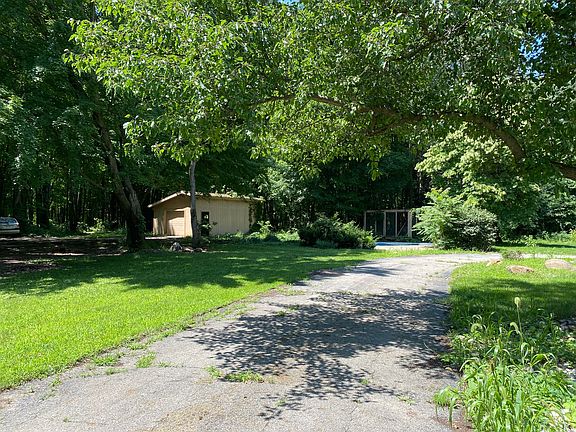 2nd image of 70102 Poley Dr