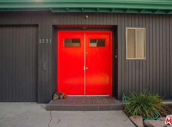 3rd image of 3221 Fernwood Ave