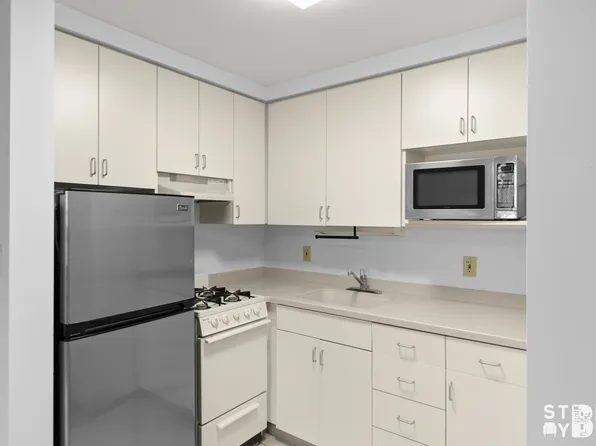 8 Clark Street 6G image 3 of 12