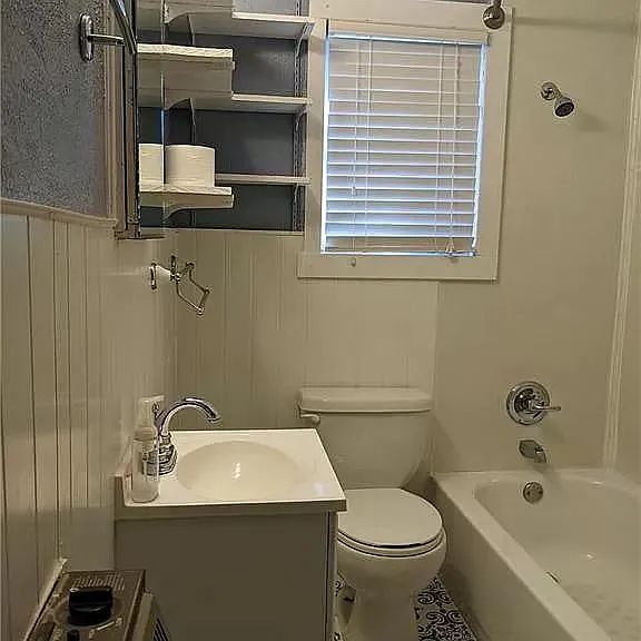 423 Iowa St — Photo 1