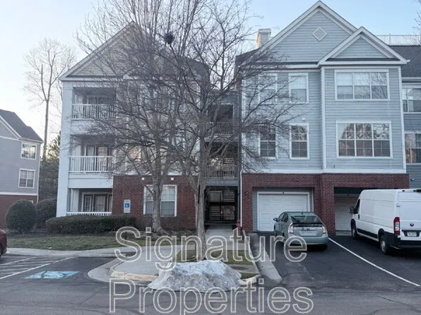 724 Bristol Village Dr APT 303, Midlothian, VA 23114
