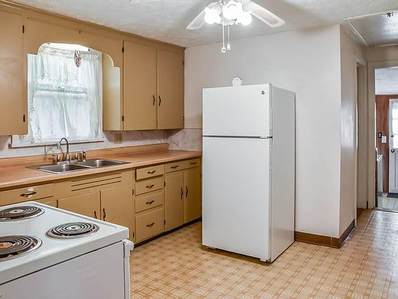 5th image of 304 Lennox Ave NW