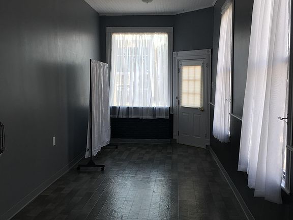 3rd image of 701-703 Cedar Ave
