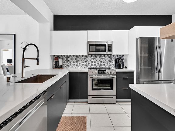 5th image of 7775 Southampton Terrace #405